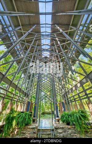 La parte anteriore del premio architettonico della Thorncrown Chapel, un luogo non confessionale per la meditazione e i matrimoni a Eureka Springs, Arkansas. Foto Stock