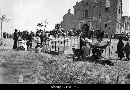 05/20/1916. Il pellegrinaggio di ieri a Getafe. Apparizione dei dintorni dell'eremo di nostra Signora degli Angeli all'arrivo del pellegrinaggio francescano. Crediti: Album / Archivo ABC / Rueda Foto Stock