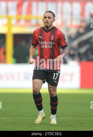 Milano, Italia. 17 dicembre 2023. Noah Okafor del Milan durante la partita di serie A A a Giuseppe Meazza, Milano. Il credito fotografico dovrebbe leggere: Jonathan Moscrop/Sportimage Credit: Sportimage Ltd/Alamy Live News Foto Stock