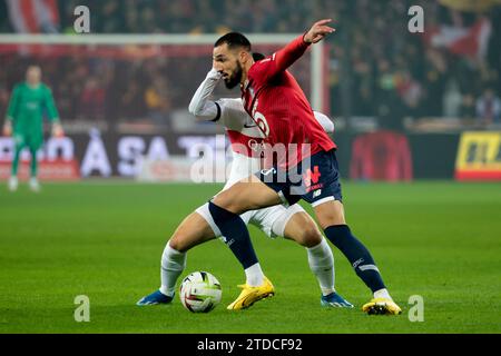 Lille, Francia. 17 dicembre 2023. Nabil Bentaleb di Lille durante la partita di calcio del campionato francese di Ligue 1 tra Losc Lille e Paris Saint-Germain il 17 dicembre 2023 allo stadio Pierre Mauroy di Villeneuve-d'Ascq vicino Lille, Francia - foto Jean Catuffe/DPPI Credit: DPPI Media/Alamy Live News Foto Stock