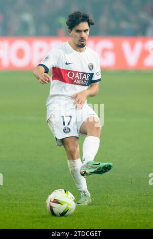 Lille, Francia. 17 dicembre 2023. Vitinha del PSG durante la partita di calcio del campionato francese di Ligue 1 tra Losc Lille e Paris Saint-Germain il 17 dicembre 2023 allo stadio Pierre Mauroy di Villeneuve-d'Ascq vicino Lille, Francia - foto Jean Catuffe/DPPI Credit: DPPI Media/Alamy Live News Foto Stock