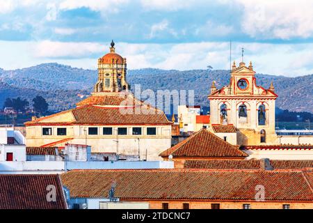 Vista panoramica della città vecchia e delle chiese di Cordova in Spagna Foto Stock