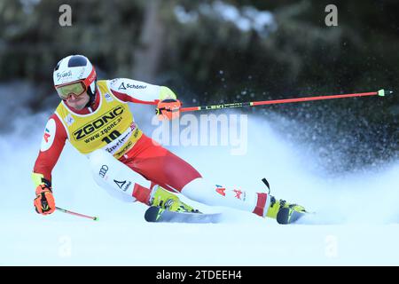 Alta Badia, Italia. 18 dicembre 2023. Coppa del mondo di sci alpino 2024 in alta Badia, Italia, il 18 dicembre 2023. 3rd Men's Giant Slalom, 1st run, Stefan Brennsteiner (AUT) in azione. © Pierre Teyssot/Maxppp credito: MAXPPP/Alamy Live News Foto Stock