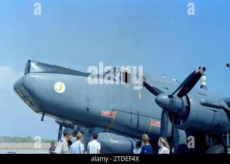 Royal Air Force Avro Shackleton MR2 AEW Aircraft in mostra alla RAF Akrotiri, Cipro. 1985. Scansione negativa di archivio Foto Stock