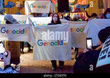 Shutdown Google: No Tech for Genocide, protesta contro il progetto Nimbus contratto con Israele e intelligenza artificiale per la guerra. San Francisco, CA, USA Foto Stock