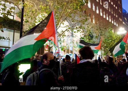 Shutdown Google: No Tech for Genocide, protesta contro il progetto Nimbus contratto con Israele e intelligenza artificiale per la guerra. San Francisco, CA, USA Foto Stock