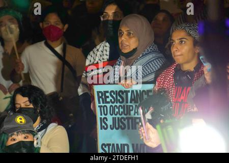 Shutdown Google: No Tech for Genocide, protesta contro il progetto Nimbus contratto con Israele e intelligenza artificiale per la guerra. San Francisco, CA, USA Foto Stock