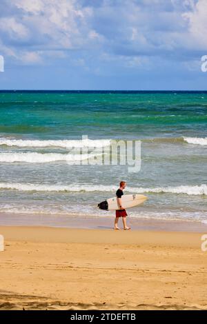 Phuket Thailanda 25 maggio 2023, immagini diverse da una spiaggia di phuket, opzioni per i turisti. Foto Stock