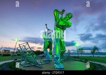 The Shipbuilders of Port Glasgow Statues, Coronation Park, Port Glasgow, Inverclyde, Scozia, Regno Unito, Europa Foto Stock