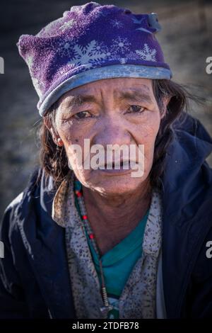 Ritratto di un pastore nomade Changpa, Ladakh, India Foto Stock