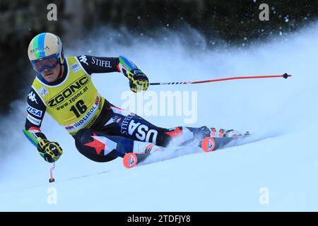 Alta Badia, alto Adige, Italia. 18 dicembre 2023. Audi FIS Ski World Cup, Giant Slalom Day 2; River Radamus (USA) credito: Action Plus Sports/Alamy Live News Foto Stock