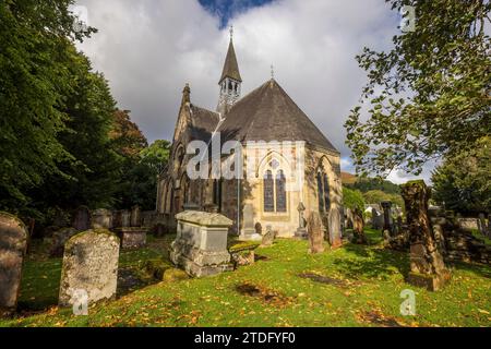 Chiesa parrocchiale di Luss nel villaggio di Luss sulle rive di Lock Lomond, Argyll e Bute, Scozia Foto Stock