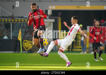 Milano, Italie. 17 dicembre 2023. Ruben Loftus-Cheek e Dany Mota durante la partita di campionato italiano di serie A tra AC Milan e AC Monza il 17 dicembre 2023 allo stadio San Siro di Milano, Italia - foto Morgese-Rossini/DPPI Credit: DPPI Media/Alamy Live News Foto Stock