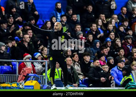 Birmingham, Regno Unito. 18 dicembre 2023. Il manager Enzo Maresca ( Manager Leicester City) si presenta durante il match del campionato Sky Bet tra Birmingham City e Leicester City a St Andrews, Birmingham, lunedì 18 dicembre 2023. (Foto: Kevin Hodgson | mi News) crediti: MI News & Sport /Alamy Live News Foto Stock