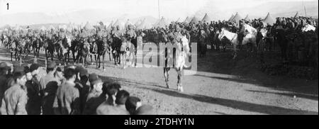 09/30/1926. Marocco. Il viaggio del Commissario superiore. 1.- Parata, a Targuist, del terzo squadrone che ha accompagnato il generale Sanjurjo nel viaggio da Tetouan a Melilla. Crediti: Album / Archivo ABC / Manuel Compañy Foto Stock