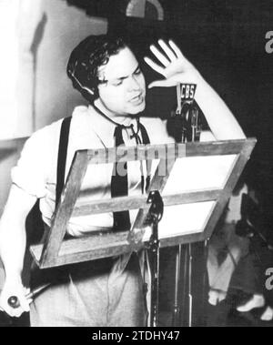 Orson Wells ai New York Studios nel 1938. Sulla stazione CBS, con il programma radiofonico "War of the Worlds". Crediti: Album / Archivo ABC Foto Stock