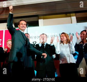 14/03/2004. Madrid, 3-15-04. -Elezioni generali, sede del PSOE. - Foto Ernesto Agudo. Crediti: Album / Archivo ABC / Ernesto Agudo Foto Stock