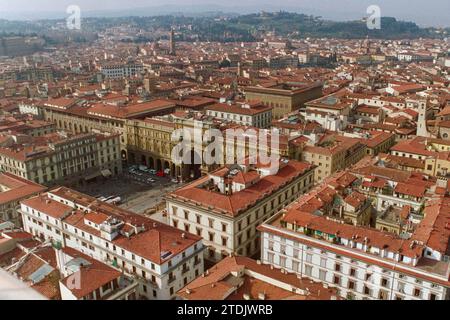 Firenze Italia. Foto con pellicola granulosa verso il centro storico della città. Scatto gennaio 1994. Foto Stock