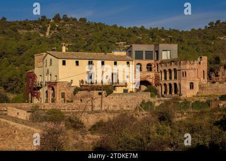 Case coloniche ed eremi vicino al villaggio di Rellinars (Vallès Occidental, Barcellona, Catalogna, Spagna) ESP: Casas y ermitas de payés en Rellinars Foto Stock