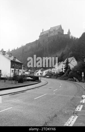 Ecc. ecc.. Vianden Lussemburgo, Lussemburgo, Reportage, Turismo, turisti, Vianden, Lussemburgo, 11-03-1981, Whizgle News from the Past, su misura per il futuro. Esplora le narrazioni storiche, l'immagine dell'agenzia olandese olandese con una prospettiva moderna, colmando il divario tra gli eventi di ieri e quelli di domani. Un viaggio senza tempo che delinea le storie che plasmano il nostro futuro Foto Stock