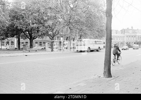 Report NZH Leiden, Noord Zuid Hollandse Vervoersmaatschappij N.V., NZ, 25-10-1971, Whizgle News from the Past, su misura per il futuro. Esplora le narrazioni storiche, l'immagine dell'agenzia olandese olandese con una prospettiva moderna, colmando il divario tra gli eventi di ieri e quelli di domani. Un viaggio senza tempo che delinea le storie che plasmano il nostro futuro Foto Stock