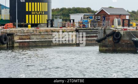 Barry Waterfront, Barry Wales, 10 dicembre 2023. Barry vince 20 milioni di sterline di fondi per il nuovo porto turistico. La prima fase dell'edilizia residenziale è iniziata nel 2005. Foto Stock