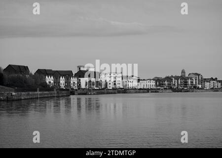 Barry Waterfront, Barry Wales, 10 dicembre 2023. Barry vince 20 milioni di sterline di fondi per il nuovo porto turistico. La prima fase dell'edilizia residenziale è iniziata nel 2005. Foto Stock