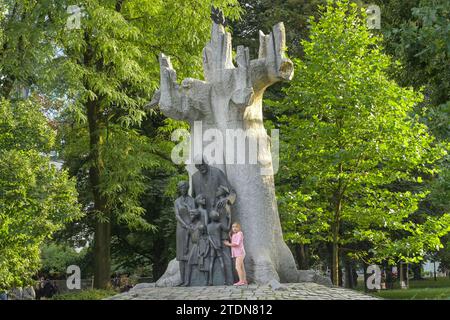 Denkmal Janusz Korczak, Swietokrzyski Park, Warschau, Woiwodschaft Masowien, Polen *** Monumento a Janusz Korczak, Swietokrzyski Park, Varsavia, Voivodato Mazoviano, Polonia Foto Stock