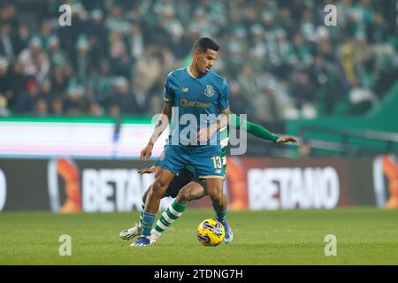 Lisbona, Portogallo. 18 dicembre 2023. Galeno (Porto) calcio/calcio : Portogallo 'Liga Portugal Betclic' partita tra Sporting Clube de Portugal 2-0 FC Porto presso l'Estadio Jose Alvalade di Lisbona, Portogallo. Crediti: Mutsu Kawamori/AFLO/Alamy Live News Foto Stock