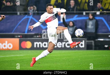 Champions League, Signal Iduna Park Dortmund: Borussia Dortmund vs Paris Saint Germain; Kylian Mbappe (PSG) Foto Stock