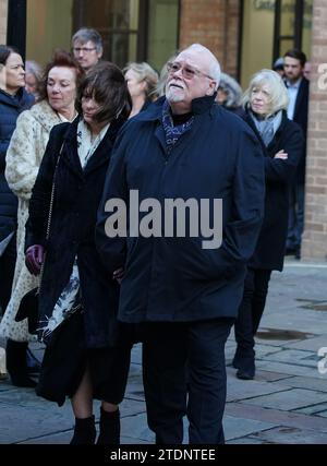 RITRASMETTENDO IL NOME MODIFICATIVO dell'attore Michael Starke al funerale dell'ex attore Dean Sullivan alla Liverpool Parish Church (nostra Signora e San Nicola). Noto per aver interpretato Jimmy Corkhill nella soap opera di Mersey, l'attore e regista Liverpudlian morì all'età di 68 anni a seguito di una "breve malattia". Data immagine: Martedì 19 dicembre 2023. Foto Stock