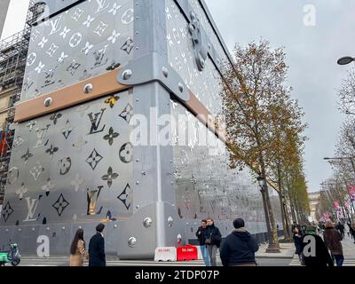 Parigi, Francia, facciata, cantiere, New Louis Vuitton LVMH Luxury Hotel On (Ave. Champs-Elysees), Logo, esclusivo, marchio di lusso pubblicitario Foto Stock