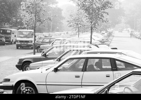 Folle e polizia alla RCH, Football R.C.H., 02-10-1988, Whizgle News from the Past, su misura per il futuro. Esplora le narrazioni storiche, l'immagine dell'agenzia olandese olandese con una prospettiva moderna, colmando il divario tra gli eventi di ieri e quelli di domani. Un viaggio senza tempo che delinea le storie che plasmano il nostro futuro Foto Stock