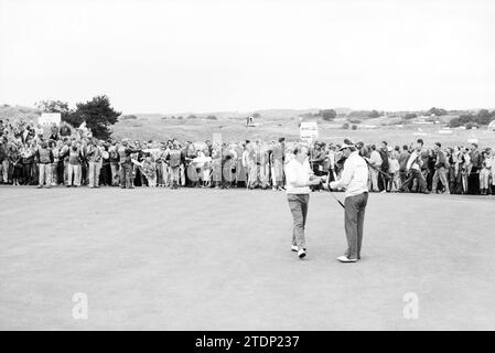 KLM apre varie registrazioni: Golf, golf, 29-07-1989', '30-07-1989, Whizgle News from the Past, su misura per il futuro. Esplora le narrazioni storiche, l'immagine dell'agenzia olandese olandese con una prospettiva moderna, colmando il divario tra gli eventi di ieri e quelli di domani. Un viaggio senza tempo che delinea le storie che plasmano il nostro futuro Foto Stock