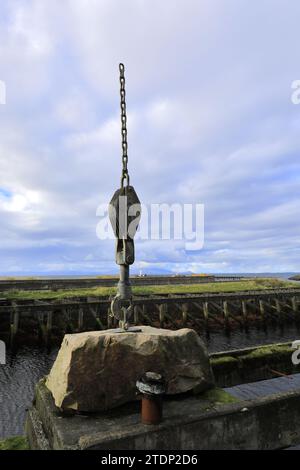 Vista della scultura dello skyhook nella città di Ayr, South Ayrshire, Scozia, Regno Unito Foto Stock