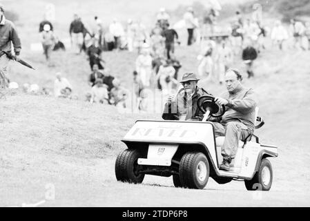 KLM apre varie registrazioni: Golf, golf, 29-07-1989', '30-07-1989, Whizgle News from the Past, su misura per il futuro. Esplora le narrazioni storiche, l'immagine dell'agenzia olandese olandese con una prospettiva moderna, colmando il divario tra gli eventi di ieri e quelli di domani. Un viaggio senza tempo che delinea le storie che plasmano il nostro futuro Foto Stock