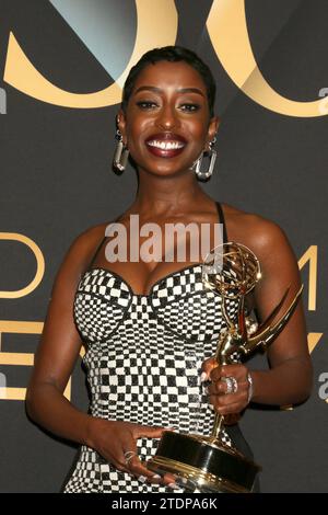 LOS ANGELES - DEC 16: Jeresa Featherstone alla 50a passeggiata dei vincitori degli Emmy Creative Awards diurni al Bonaventure Hotel il 16 dicembre 2023 a Los Angeles, CALIFORNIA (foto di Katrina Jordan/Sipa USA) Foto Stock