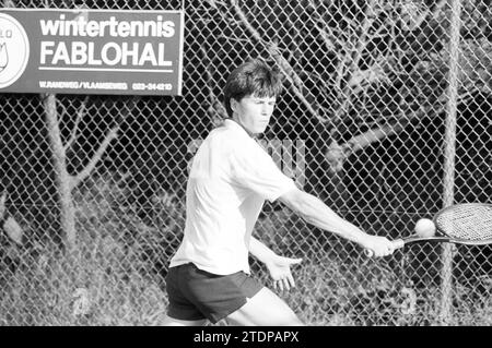 Torneo di tennis Zandvoort varie promozioni Vedi copertina. Tennis, Zandvoort, 05-07-1987, Whizgle News from the Past, su misura per il futuro. Esplora le narrazioni storiche, l'immagine dell'agenzia olandese olandese con una prospettiva moderna, colmando il divario tra gli eventi di ieri e quelli di domani. Un viaggio senza tempo che delinea le storie che plasmano il nostro futuro Foto Stock