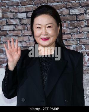 Seoul, Corea del Sud. 19 dicembre 2023. L'attrice sudcoreana Kim Hae-sook, partecipa a una chiamata fotografica per il dramma Netflix Gyeongseong creature Press Conference a Seul, Corea del Sud, il 19 dicembre 2023. (Foto di Lee Young-ho/Sipa USA) credito: SIPA USA/Alamy Live News Foto Stock