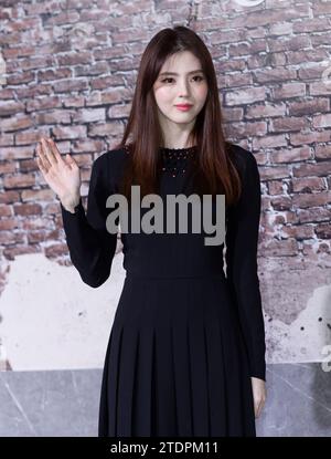 Seoul, Corea del Sud. 19 dicembre 2023. L'attrice sudcoreana Han so-hee, partecipa a una chiamata fotografica per il dramma Netflix Gyeongseong creature Press Conference a Seoul, Corea del Sud, il 19 dicembre 2023. (Foto di Lee Young-ho/Sipa USA) credito: SIPA USA/Alamy Live News Foto Stock