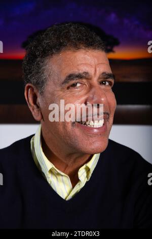 Chris Kamara MBE , ex calciatore e manager professionista inglese che ha lavorato come presentatore e analista di calcio presso Sky Sports dal 1992 al 20 Foto Stock