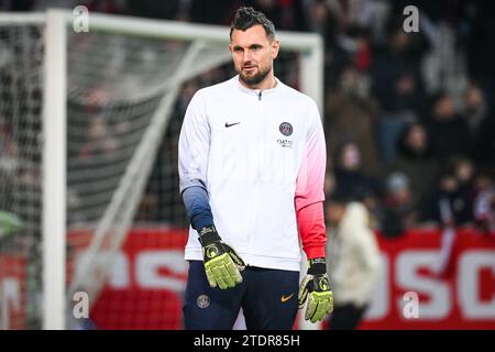 Alexandre LETELLIER del PSG durante la partita di calcio del campionato francese di Ligue 1 tra Losc Lille e Paris Saint-Germain il 17 dicembre 2023 allo stadio Pierre Mauroy di Villeneuve-d'Ascq vicino Lille, in Francia Foto Stock