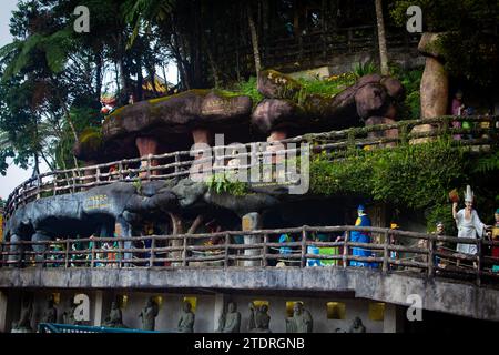 Genting Highlands, Pahang, Malesia - 1 novembre 2023: 10 camere dell'inferno - Tempio delle grotte di Chin Swee a Genting Highlands, Pahang, Malesia. Foto Stock