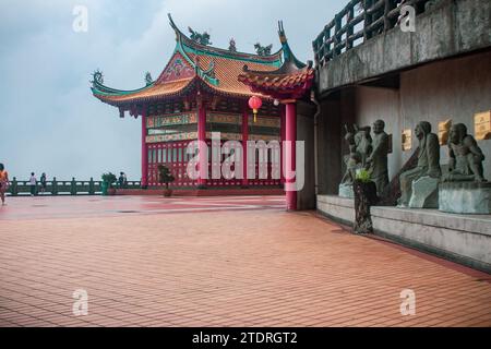 Genting Highlands, Pahang, Malesia - 1 novembre 2023: Il vasto complesso del tempio Chin Swee Caves a Genting Highlands, Pahang, Malesia. Foto Stock