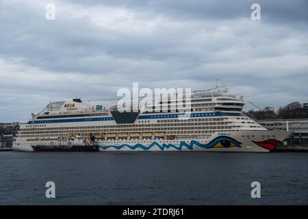 Amburgo, Germania 17 marzo 2023, la nave da crociera "AIDA mar" nel porto di Amburgo Foto Stock