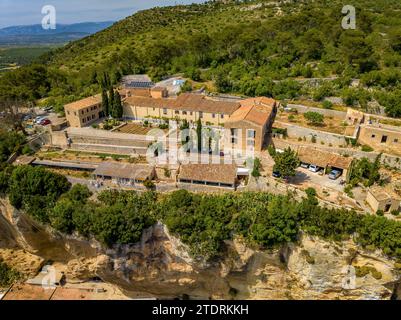 Vista aerea dell'eremo di Sant Honorat, sulla montagna di Puig de Randa (Maiorca, Isole Baleari, Spagna) Foto Stock