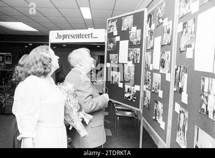 Addio J. van Rosmalen Spectrum, Spectrum, 28-05-1982, Whizgle News from the Past, su misura per il futuro. Esplora le narrazioni storiche, l'immagine dell'agenzia olandese olandese con una prospettiva moderna, colmando il divario tra gli eventi di ieri e quelli di domani. Un viaggio senza tempo che delinea le storie che plasmano il nostro futuro Foto Stock