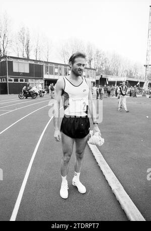 Termina 20 km di pista, DEM, B'wijk, Beverwijk, Paesi Bassi, 29-04-1991, Whizgle News from the Past, su misura per il futuro. Esplora le narrazioni storiche, l'immagine dell'agenzia olandese olandese con una prospettiva moderna, colmando il divario tra gli eventi di ieri e quelli di domani. Un viaggio senza tempo che delinea le storie che plasmano il nostro futuro Foto Stock