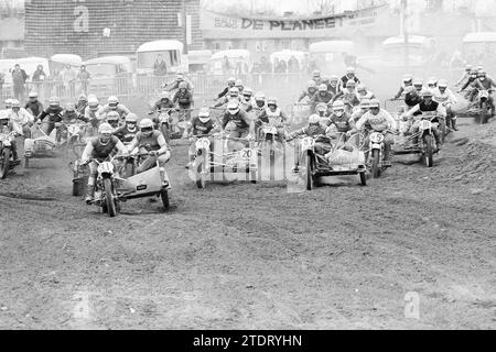 Motocross Wijchen sidecar, motociclette, gara motociclistica, 20-03-1978, Whizgle News from the past, su misura per il futuro. Esplora le narrazioni storiche, l'immagine dell'agenzia olandese olandese con una prospettiva moderna, colmando il divario tra gli eventi di ieri e quelli di domani. Un viaggio senza tempo che delinea le storie che plasmano il nostro futuro Foto Stock