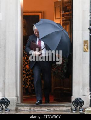 Londra, Regno Unito. 19 dicembre 2023. Immagine © concessa in licenza a Parsons Media. 19/12/2023. Londra, Regno Unito. Riunione di gabinetto a Downing Street. Foto di Martyn Wheatley/Parsons Media Lord True partecipa alla riunione finale del Gabinetto del 2023, Downing Street. Credito: andrew parsons/Alamy Live News Foto Stock